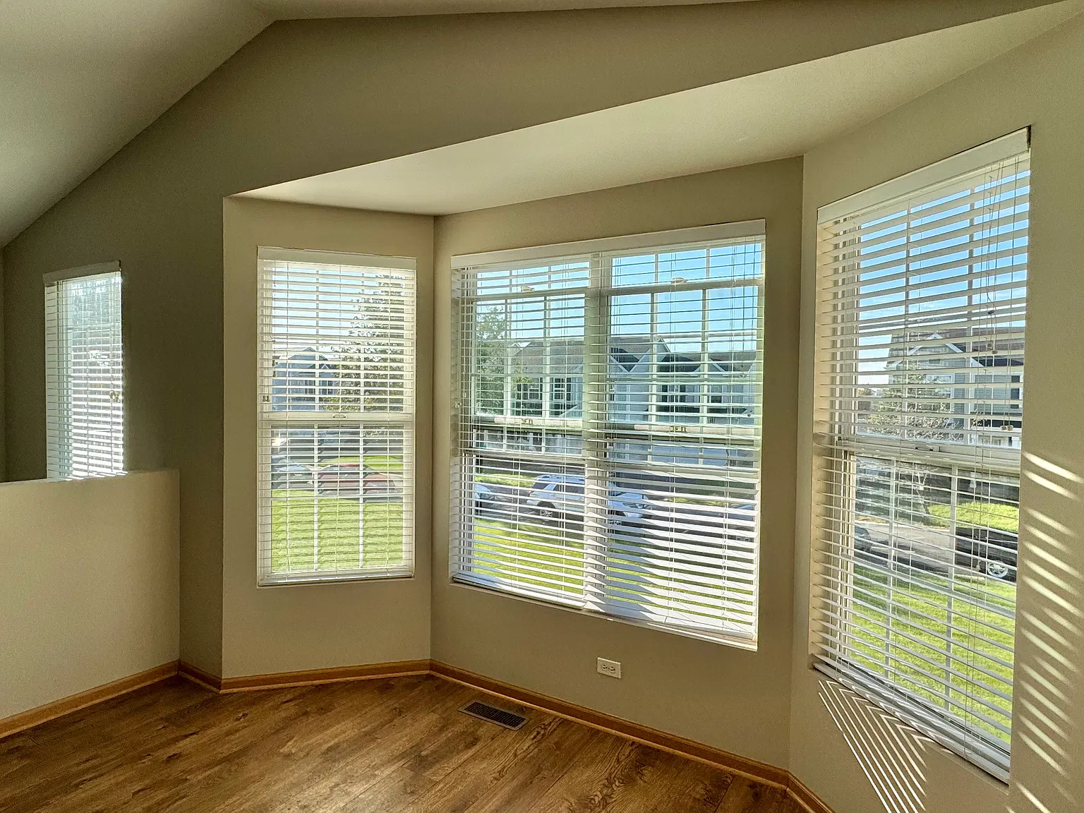 2 bed, 1443 sqft, $2,360 — Photo 4