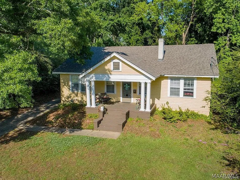 3117 Cloverdale Rd — Photo 2