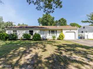 712 Beacon St, Toms River, NJ 08757