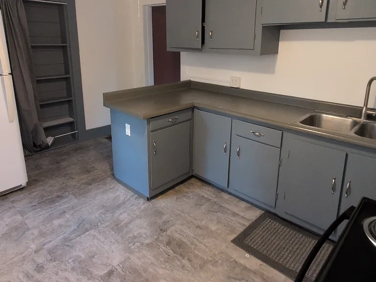 Washington St — Photo 6