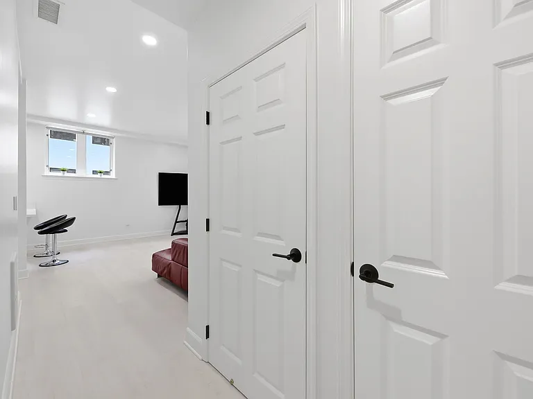 201 Sansome St #401 — Photo 22