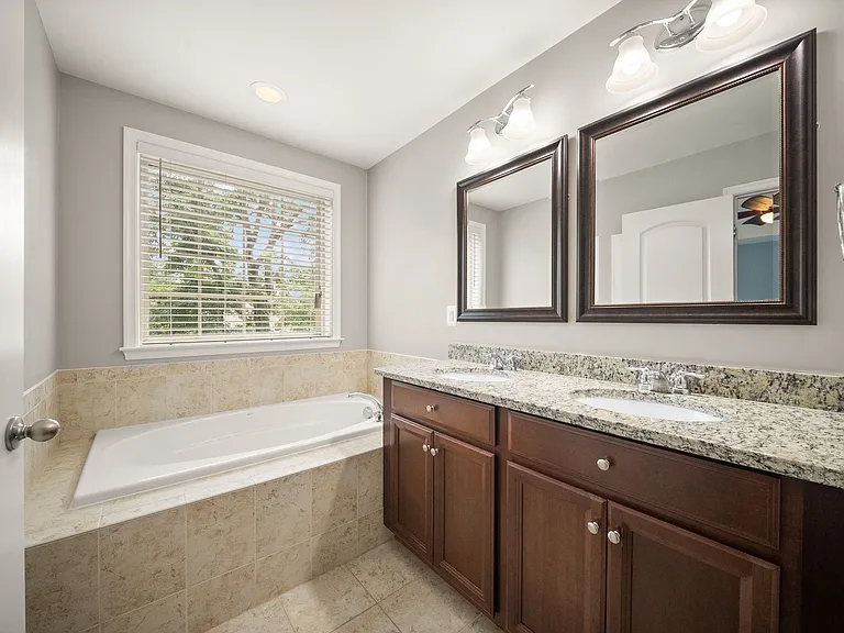 1431 Occoquan Heights Ct — Photo 25