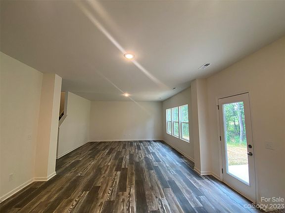5th image of 3529 Cambridge Pl #10