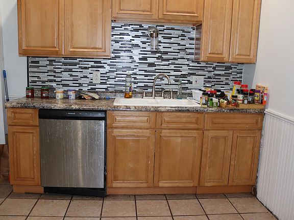 2nd image of 116 Herkimer St APT 1