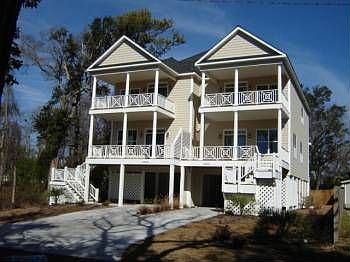 1st image of 4008 Oak St