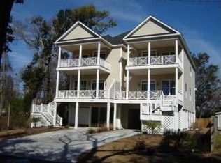 4008 Oak St, Morehead City, NC 28557