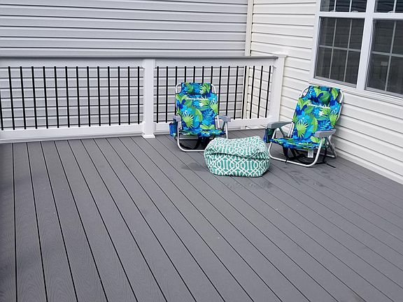 large deck 240Sqft