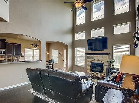 3rd image of 5600 Sabbia Dr