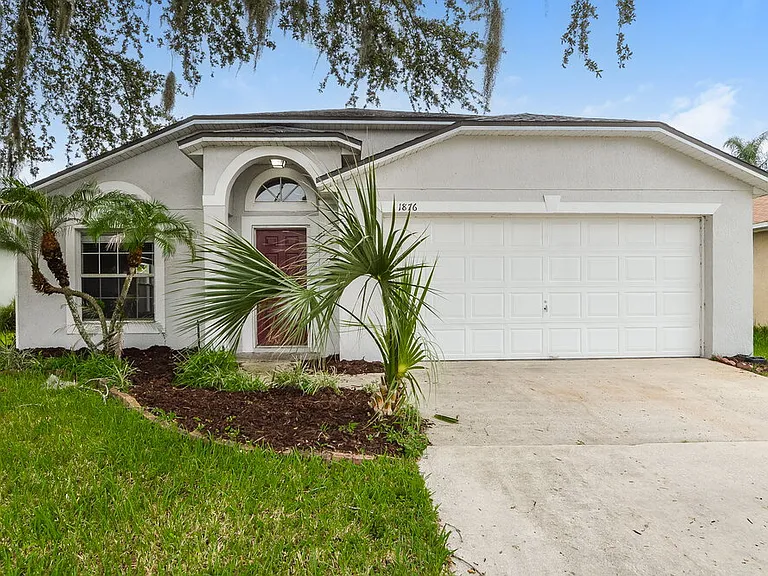 1876 Olivia Cir — Photo 1