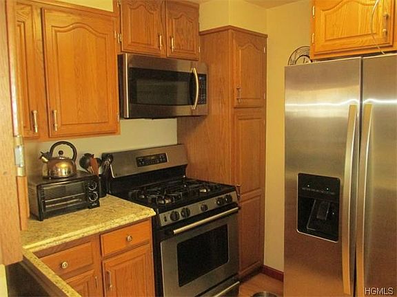 3rd image of 233/237 Jessamine Ave