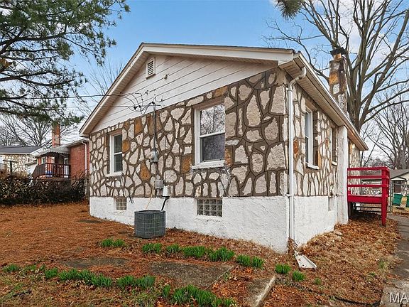 5th image of 8124 Titus Rd