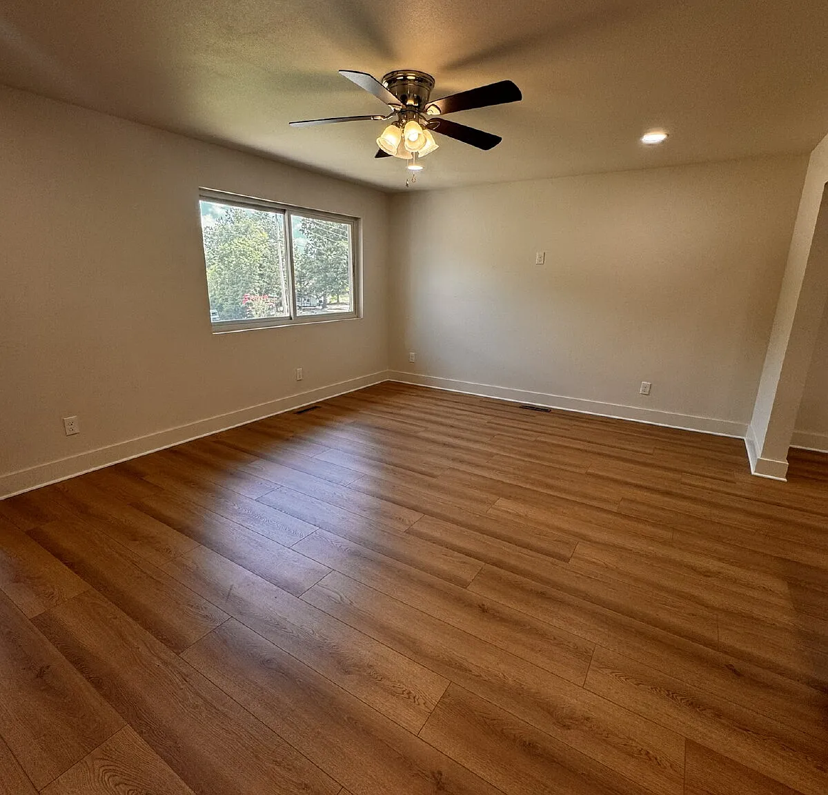 2 bed, 3.0 bath, $1,995 — Photo 3
