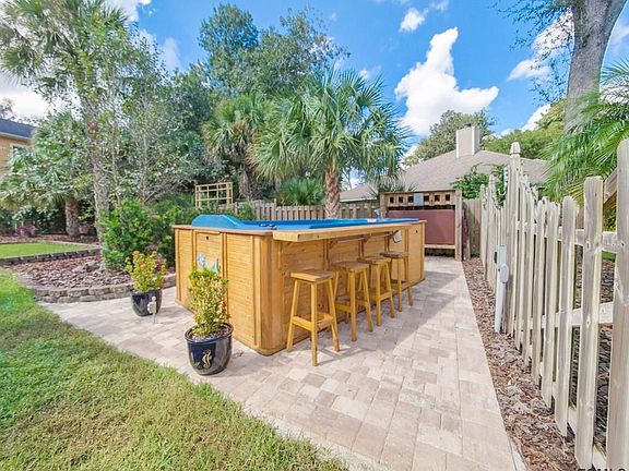 5th image of 4022 Calusa Ln