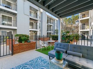 214 Granville Ct, Sandy Springs, GA 30328