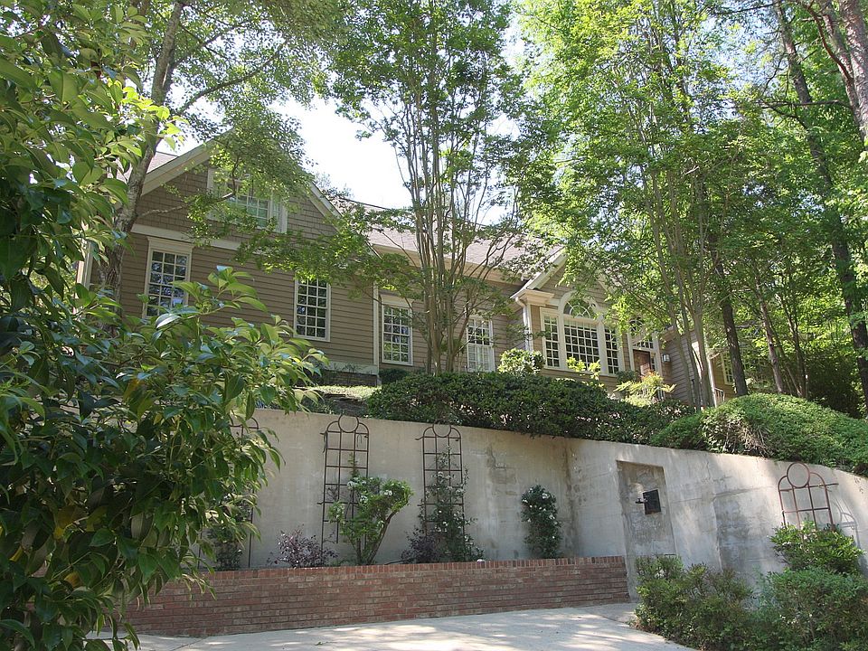 1st image of 1811 N Lakeshore Dr