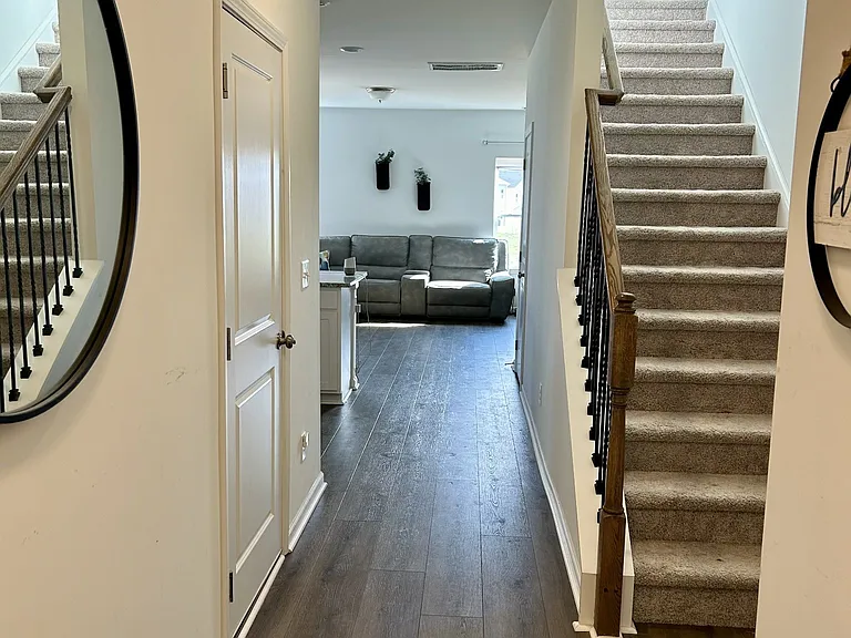 236 Summerlin Dr — Photo 3