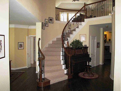 3rd image of 4573 Southgate Dr