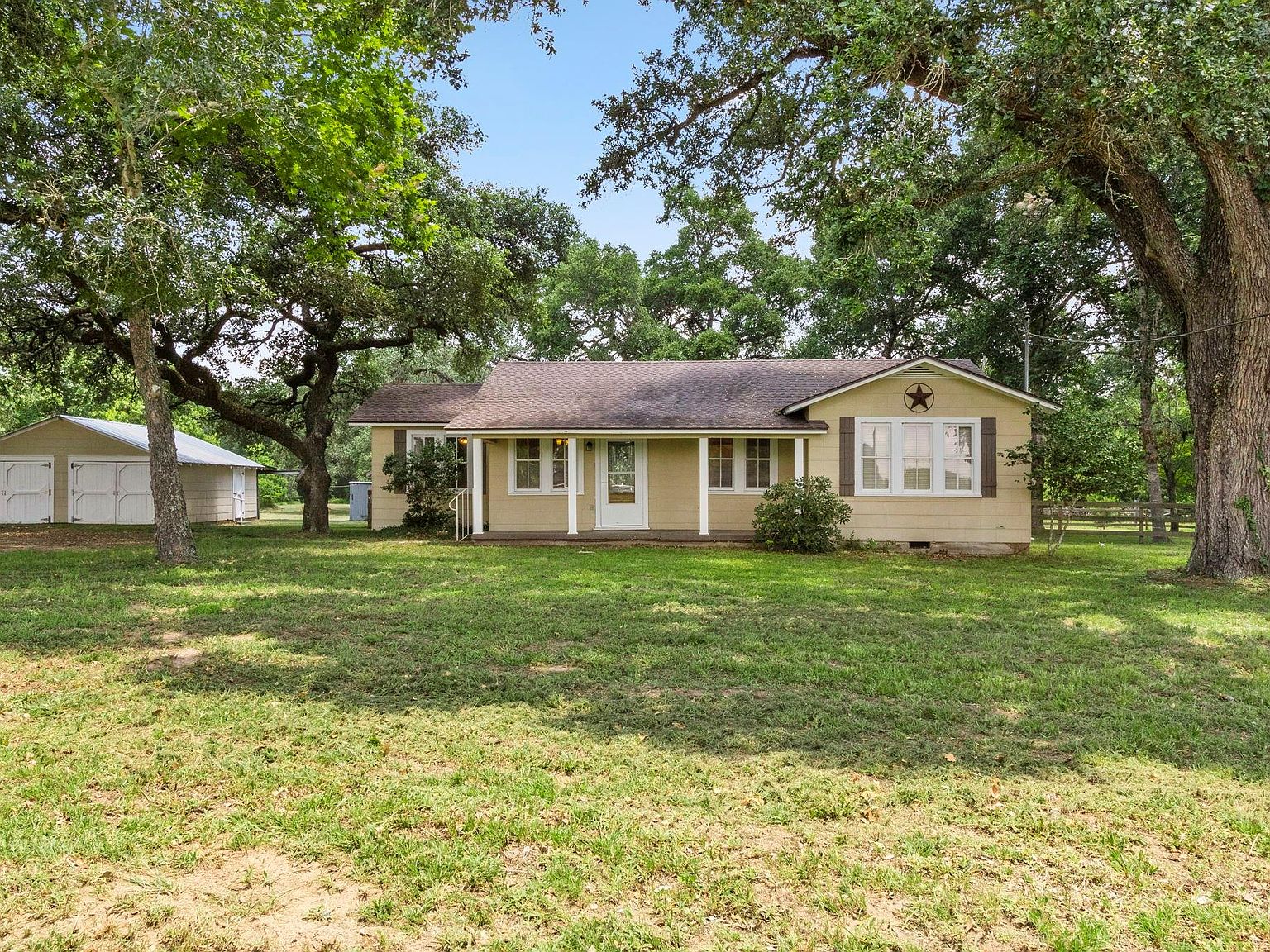 2190 Fm 949, Alleyton, TX 78935 | Zillow