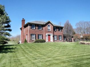 555 McClure Rd, Lebanon, OH 45036