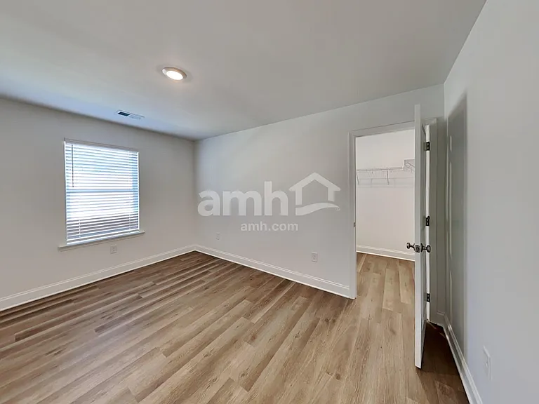 1048 Highland St — Photo 26