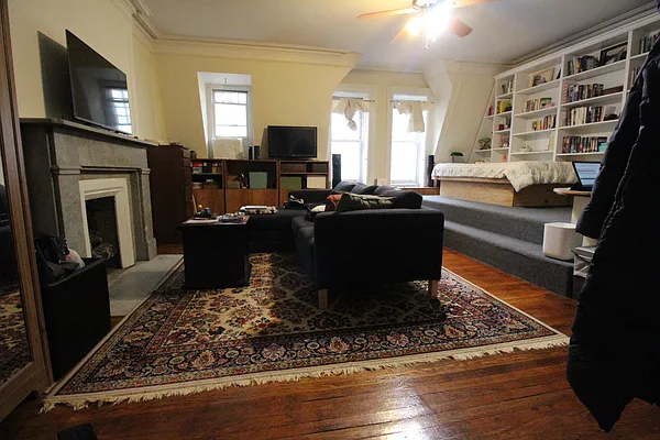 Rented by Luxor Homes & Investment Realty | media 29