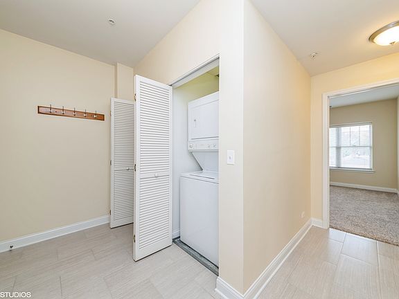 5th image of 965 Rogers St Unit 303