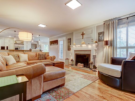 4th image of 1408 Knightsbridge Dr