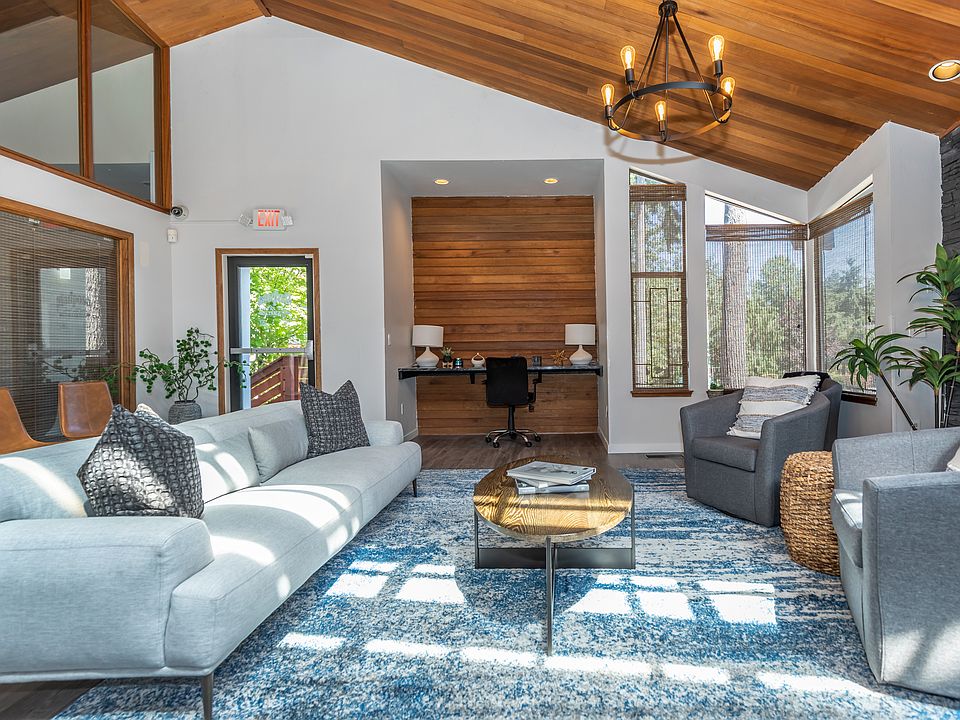 Inviting Community Space at Mariposa Apartments