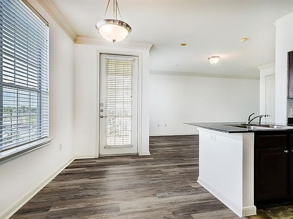 3rd image of 7575 Kirby Dr APT 2314