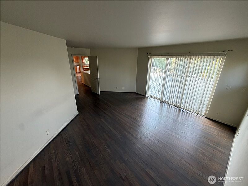 5th image of 152 Dunsmuir Rd
