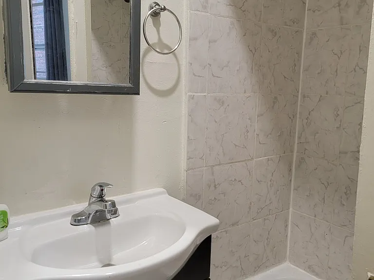 2512 W Grace St #1 — Photo 4