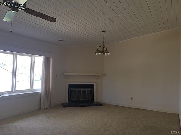 3rd image of 200 St Paul Dr