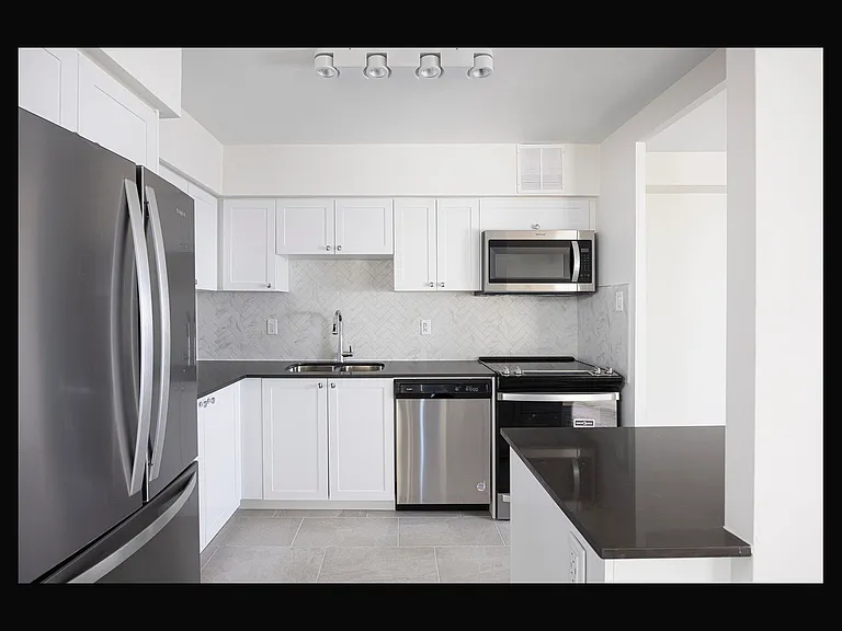 2450 Weston Rd — Photo 4