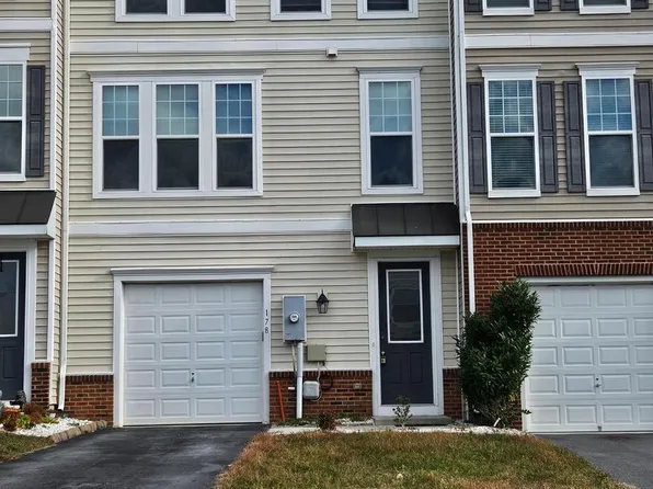 178 Solara Dr, Winchester, VA 22602