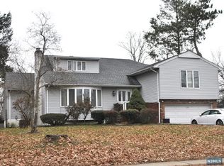 456 Tappan Rd, Northvale, NJ 07647