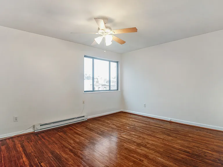 408 Independence Ave SE #202 — Photo 9