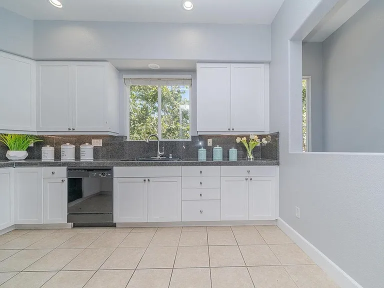 117 Serenity Pl — Photo 19