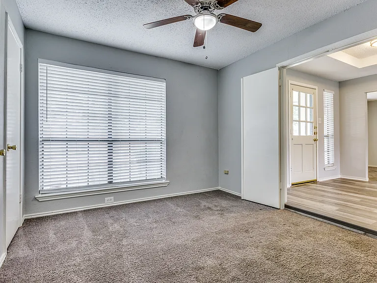 209 W Schreiber St — Photo 9