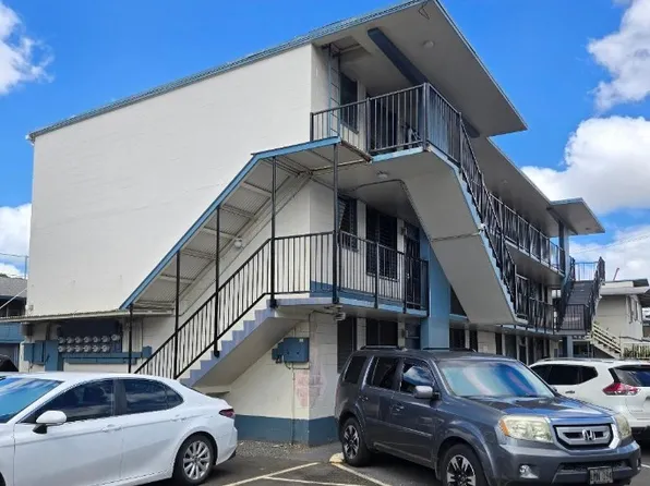 715 Umi St APT 2N, Honolulu, HI 96819