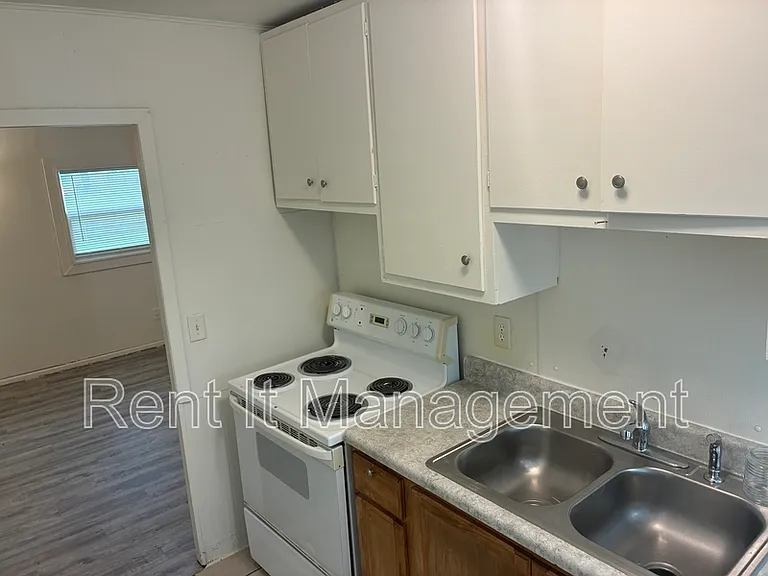2305 John A Creighton Blvd — Photo 5