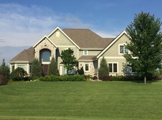 5256 Juniper Ln, West Bend, WI 53095