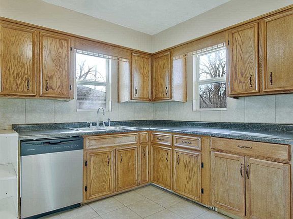 5th image of 1627 E Georgia Ave