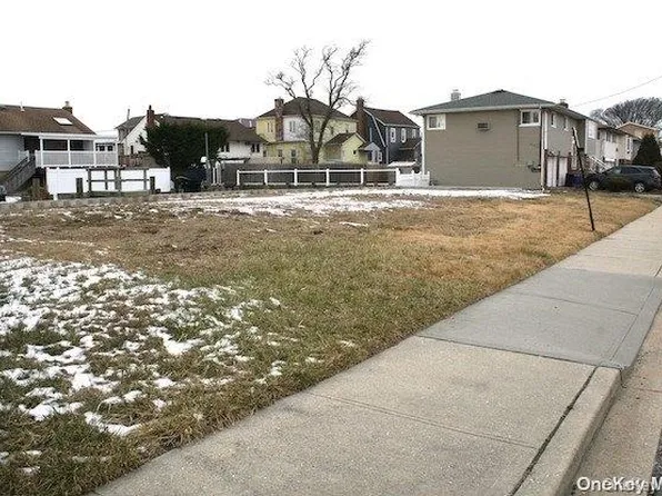 280 Branch Avenue, Freeport, NY 11520