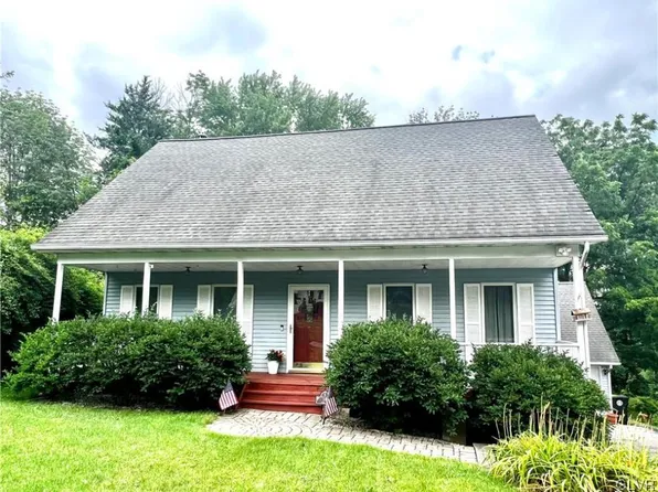 18 Lenape Trl, Mount Bethel, PA 18343
