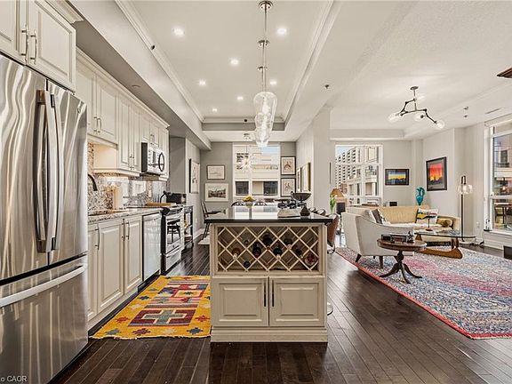 5th image of 90 Charlton Ave W #Penthouse 1