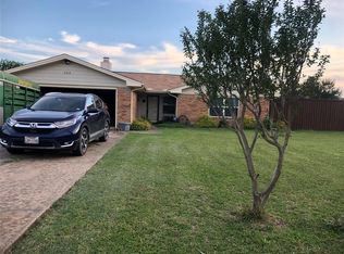 303 Pebble Creek Dr, Red Oak, TX 75154