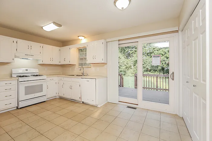 63 Grassmire Dr — Photo 4