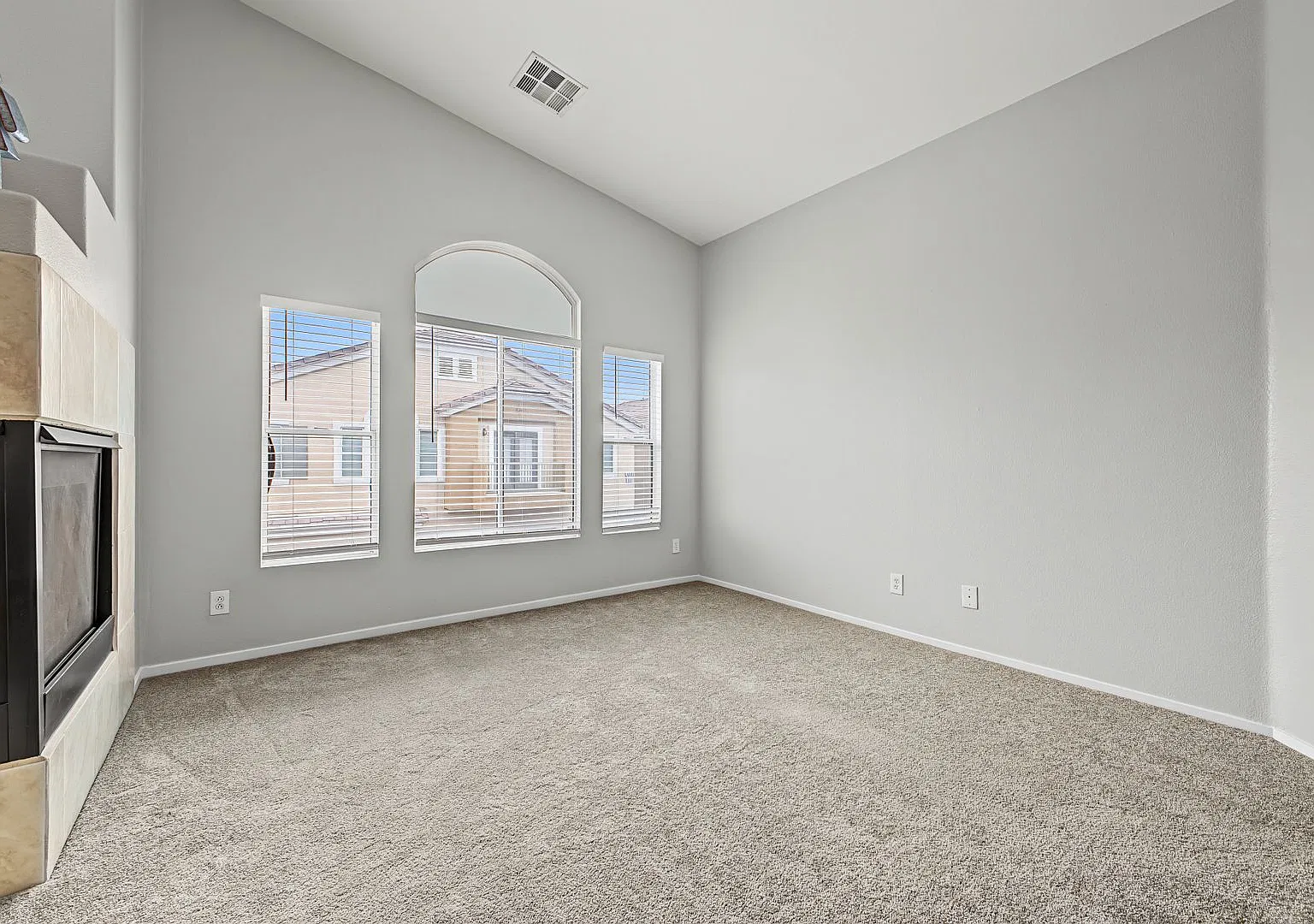 Charming 2-Bedroom Condo with Attached Garage in Gated Community! — Photo 4
