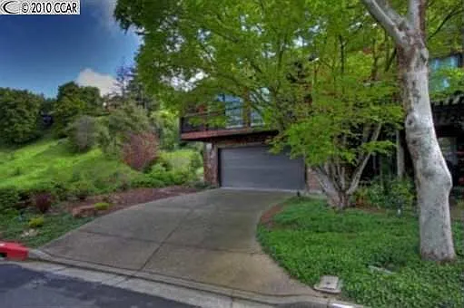 162 Ravenhill Rd photo 1
