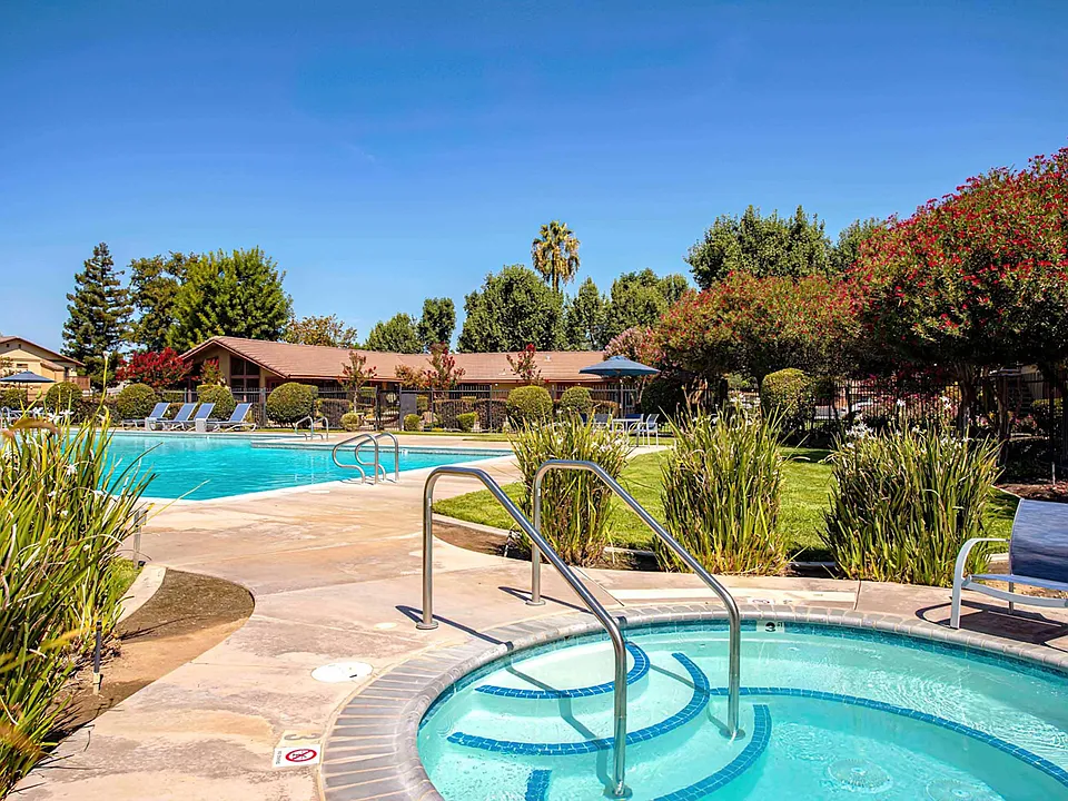 Stonebridge Apartments